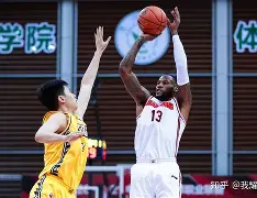 c7-包含巴萨后卫：球队需要更好的防守，提高注意力的词条