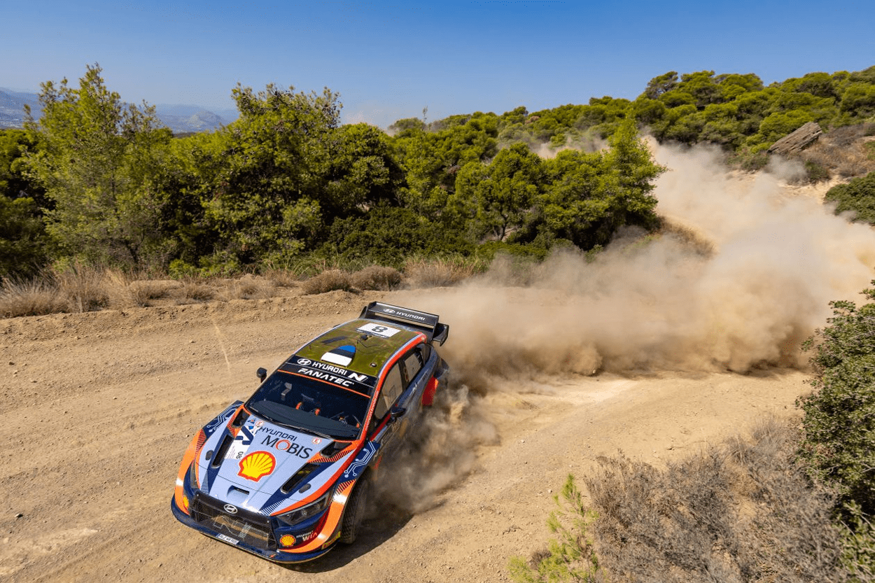 芬兰队发挥团结力量,创造佳绩的是谁