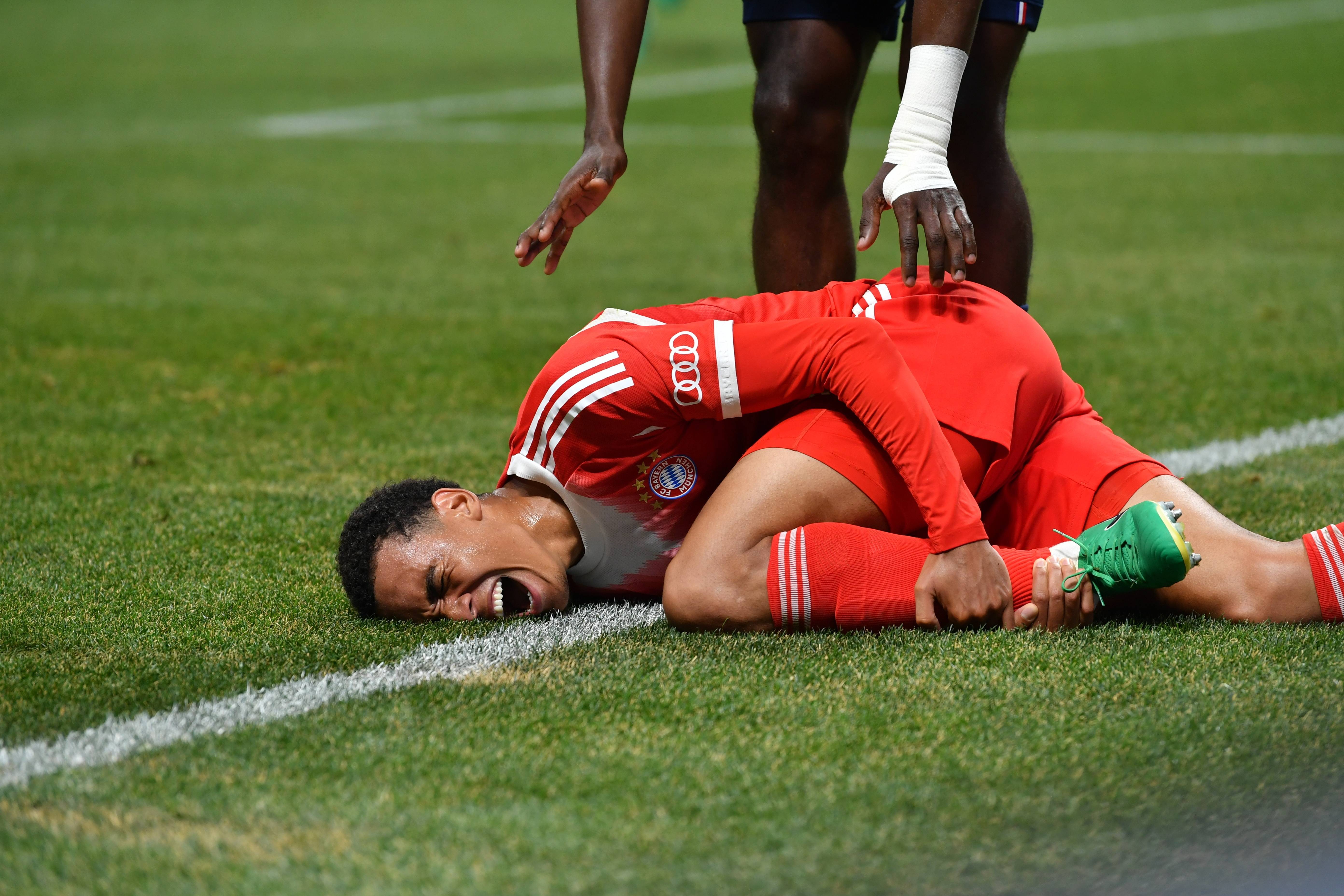 包含莱比锡红牛球员受伤，无缘下场比赛的词条