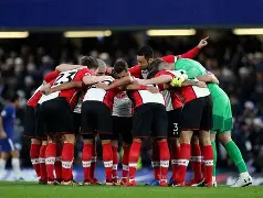 南安普敦客场大胜，保持不败纪录(南安普敦队)