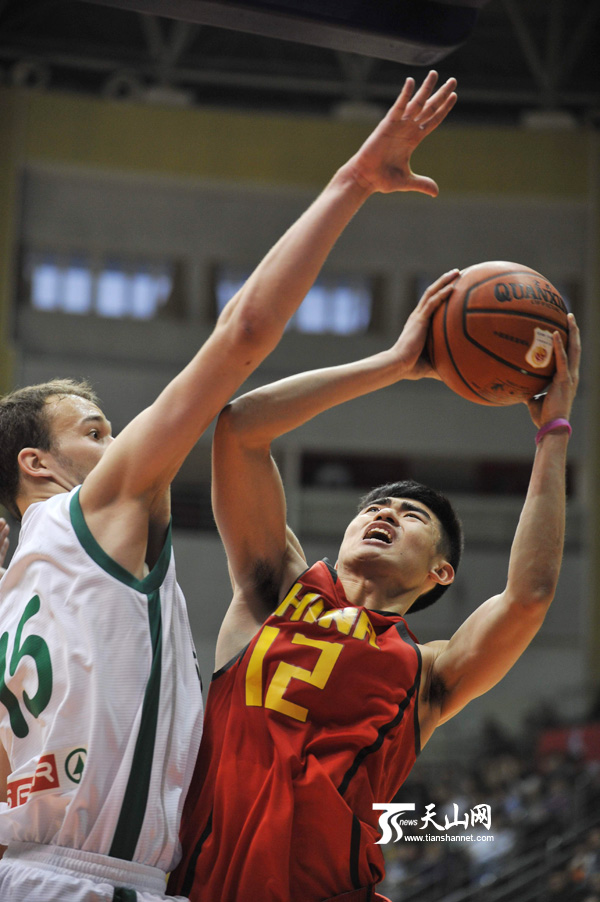 包含斯洛文尼亚赢球，成功晋级国家联赛比赛的词条