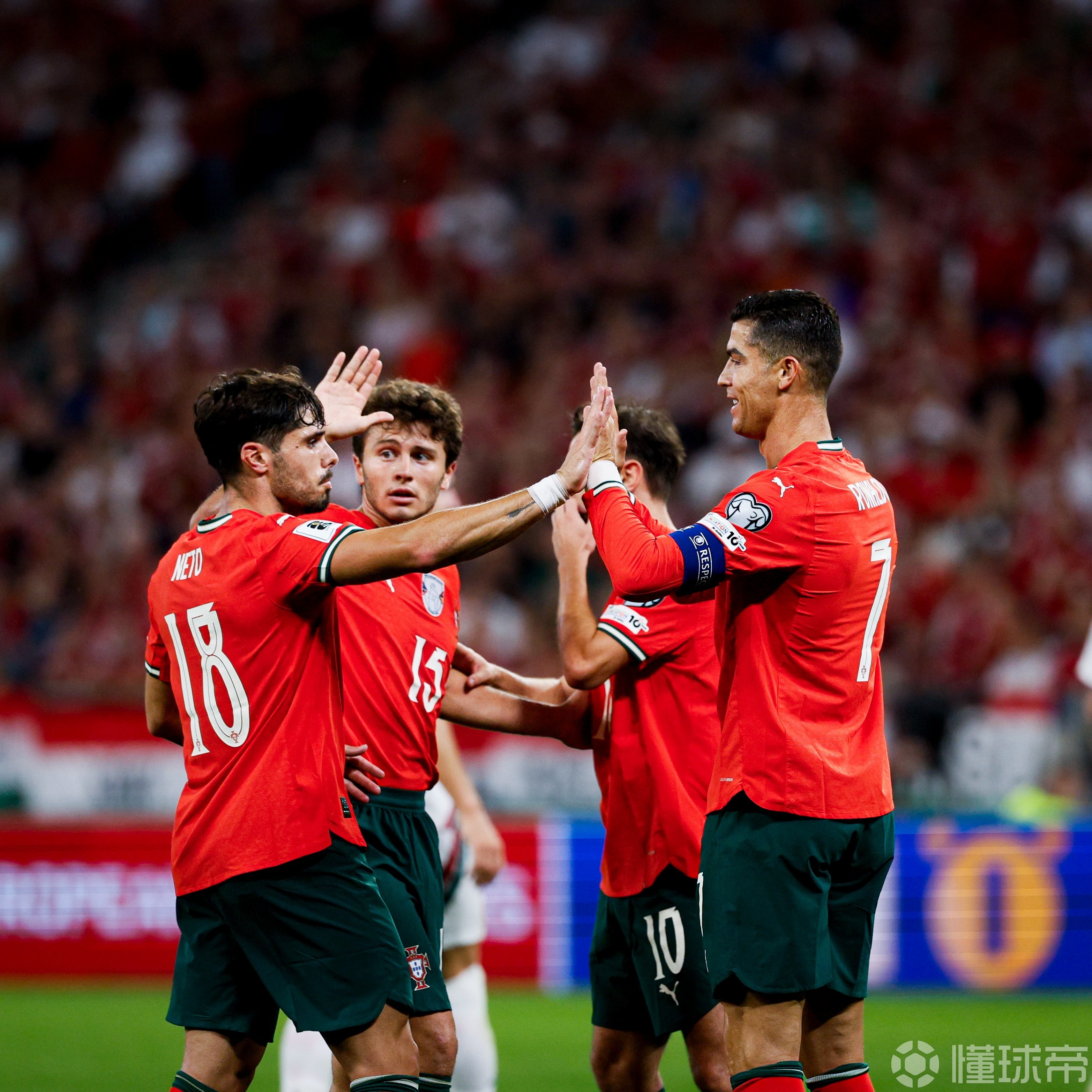 包含斯洛文尼亚赢球，成功晋级国家联赛比赛的词条